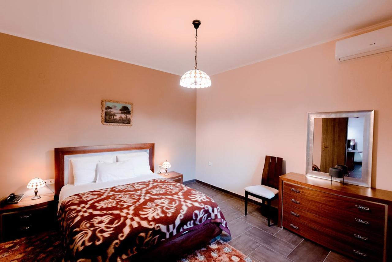 Melies Hotel Kokkinorrachi Buitenkant foto