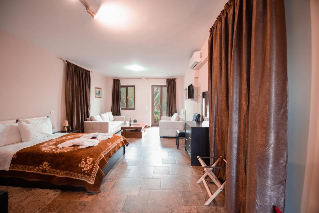 Melies Hotel Kokkinorrachi Buitenkant foto
